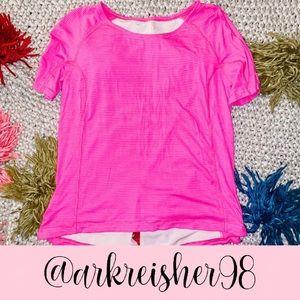 Good Condition Lululemon Hot Pink Tech Shirt w/ Light Pink Mesh Back Size 6